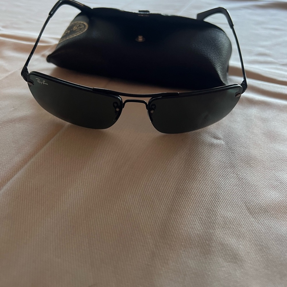 Men's Black RayBan Sunglasses
